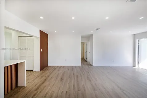 6371 Scott Street Hollywood FL 33024