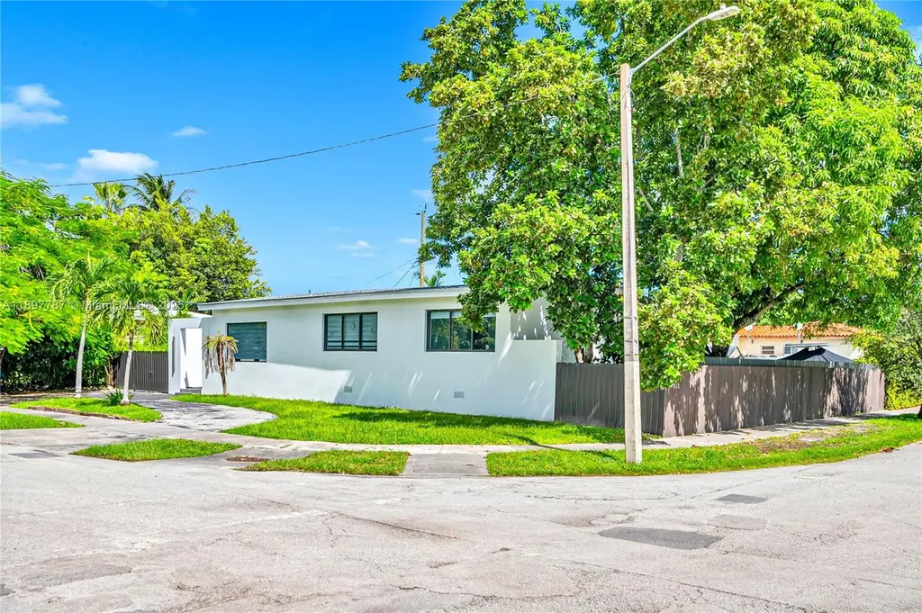 3051 SW 84th Court Miami FL 33155