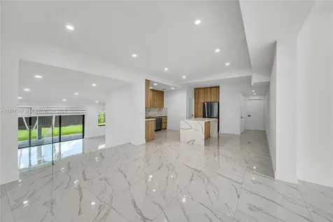 3051 SW 84th Court Miami FL 33155