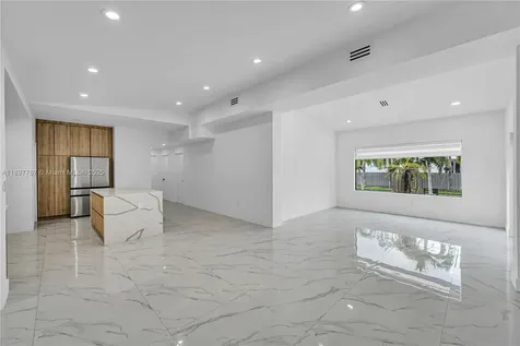 3051 SW 84th Court Miami FL 33155