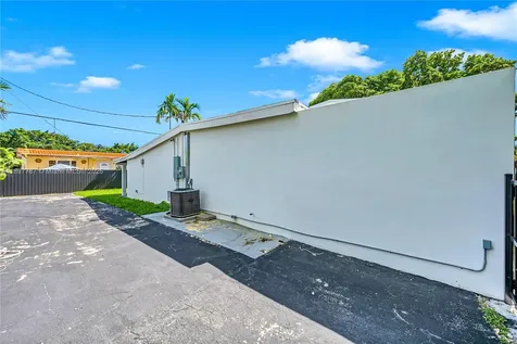3051 SW 84th Court Miami FL 33155