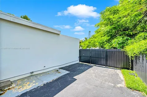 3051 SW 84th Court Miami FL 33155