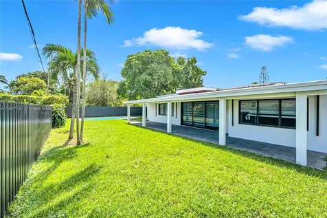 3051 SW 84th Court Miami FL 33155