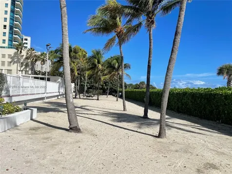 5005 Collins Avenue Miami Beach FL 33140