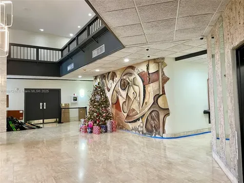 2750 NE 183rd Street Aventura FL 33160