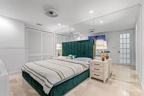 6124 Paradise Point Drive Palmetto Bay FL 33157