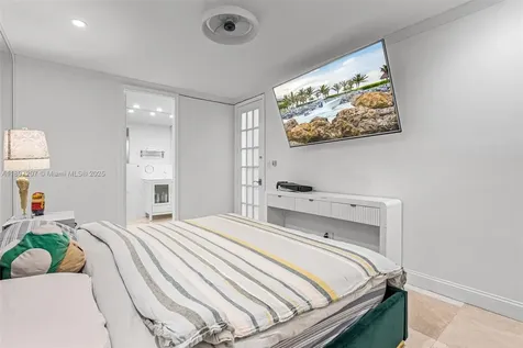 6124 Paradise Point Drive Palmetto Bay FL 33157