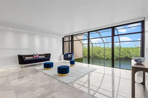 6124 Paradise Point Drive Palmetto Bay FL 33157