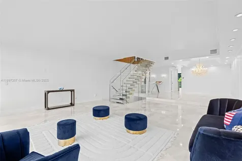 6124 Paradise Point Drive Palmetto Bay FL 33157