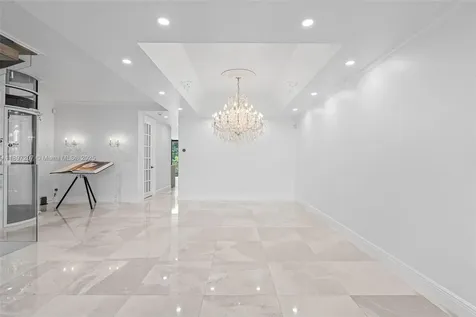 6124 Paradise Point Drive Palmetto Bay FL 33157