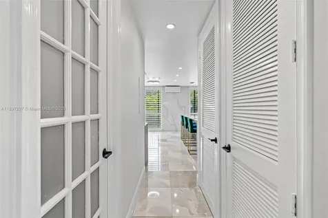 6124 Paradise Point Drive Palmetto Bay FL 33157