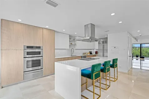 6124 Paradise Point Drive Palmetto Bay FL 33157