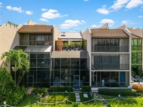 6124 Paradise Point Drive Palmetto Bay FL 33157
