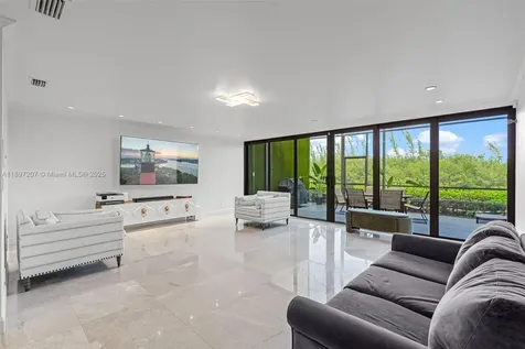 6124 Paradise Point Drive Palmetto Bay FL 33157