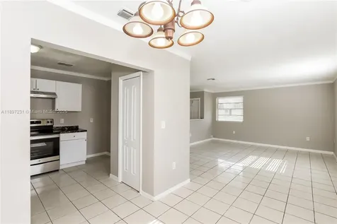 381 NE 164th Street Miami FL 33162
