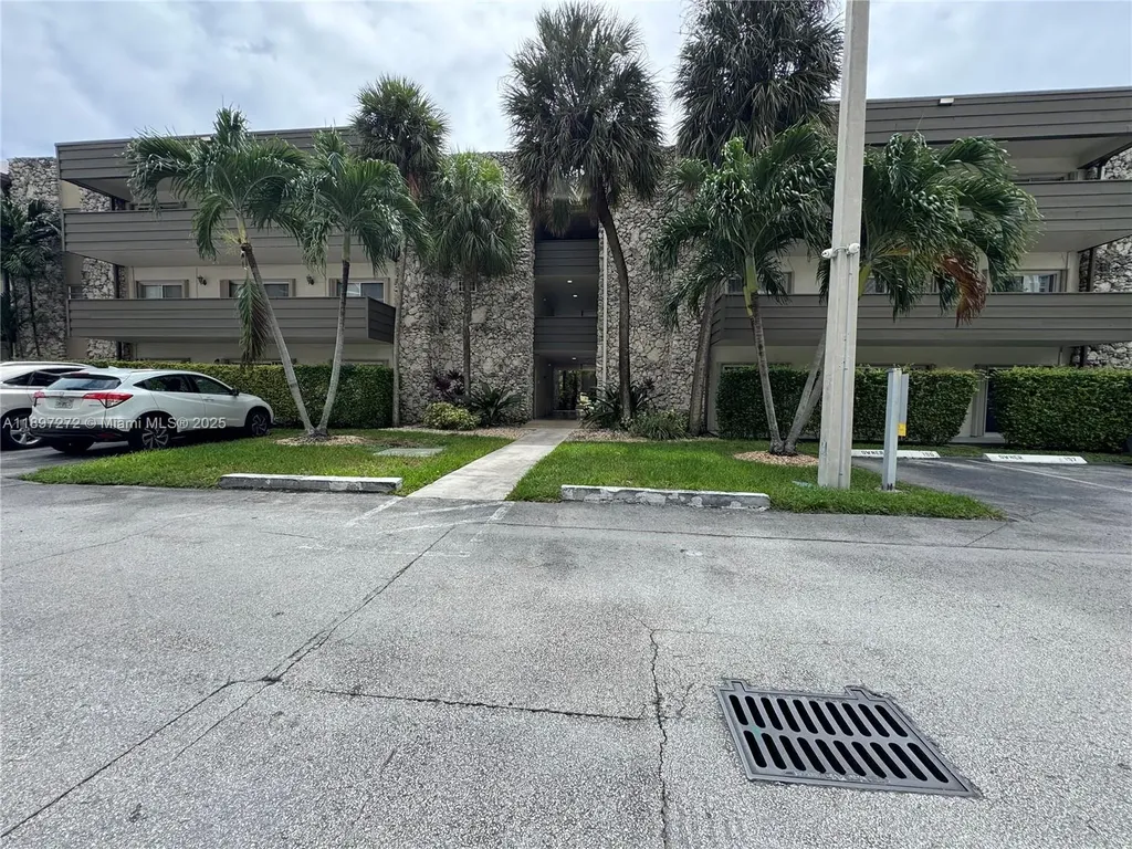 8315 SW 72nd Avenue Miami FL 33143