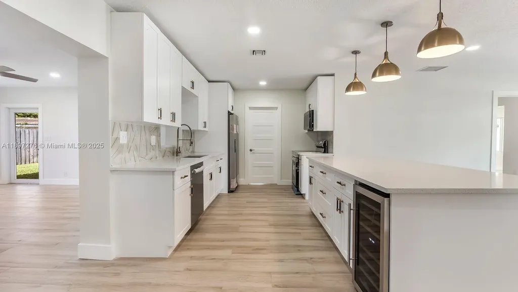 5713 NE 17th Terrace Fort Lauderdale FL 33334