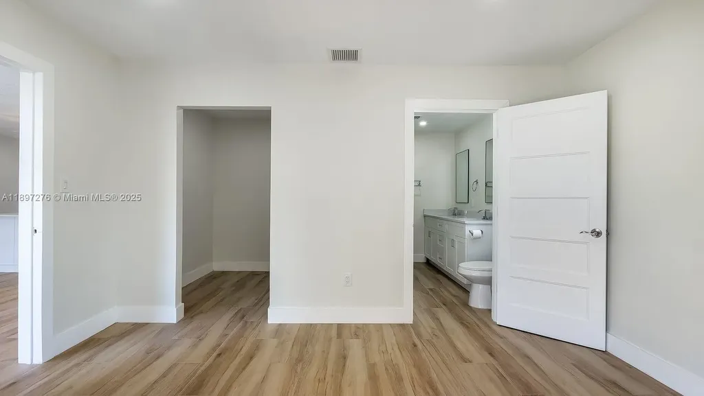 5713 NE 17th Terrace Fort Lauderdale FL 33334