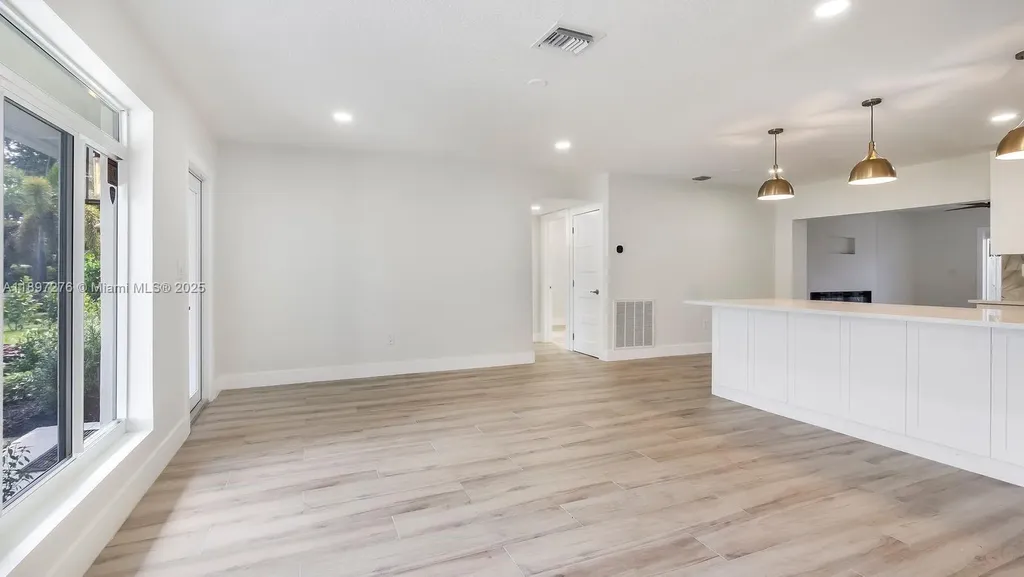 5713 NE 17th Terrace Fort Lauderdale FL 33334