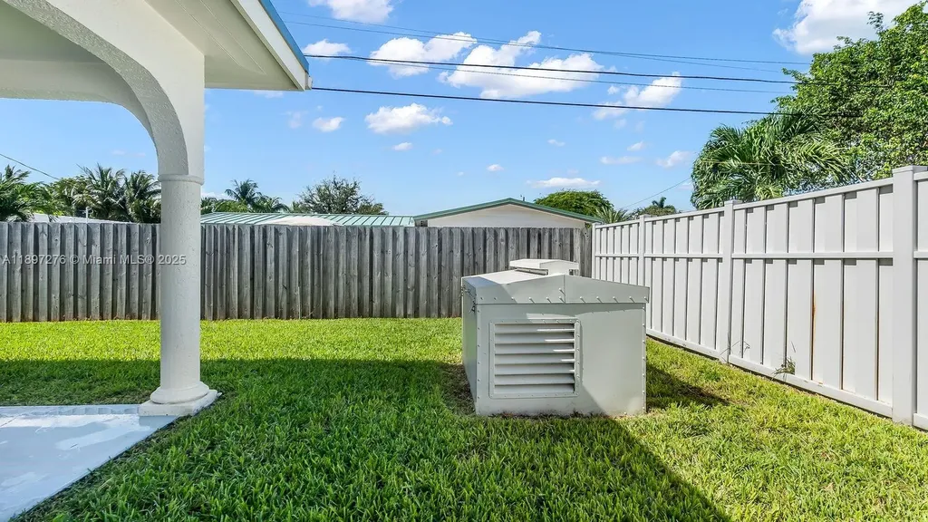 5713 NE 17th Terrace Fort Lauderdale FL 33334