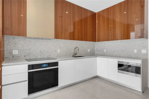 2655 S Bayshore Coconut Grove FL 33133