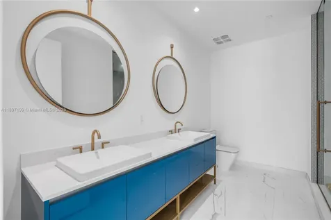 2655 S Bayshore Coconut Grove FL 33133