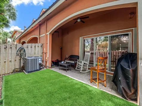 1061 NW 100th Avenue Pembroke Pines FL 33024