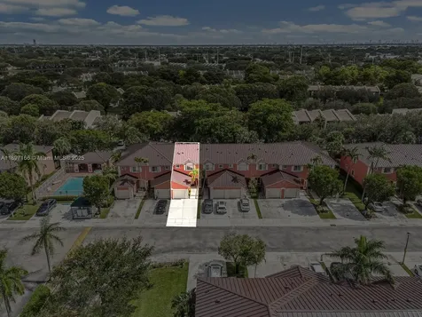 1061 NW 100th Avenue Pembroke Pines FL 33024