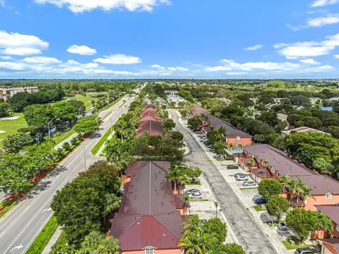 1061 NW 100th Avenue Pembroke Pines FL 33024