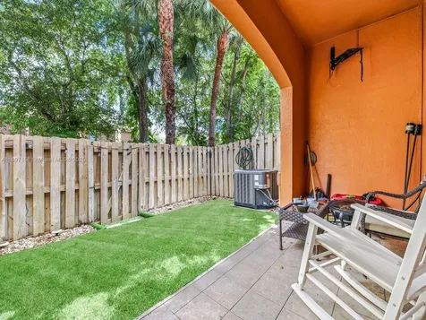 1061 NW 100th Avenue Pembroke Pines FL 33024