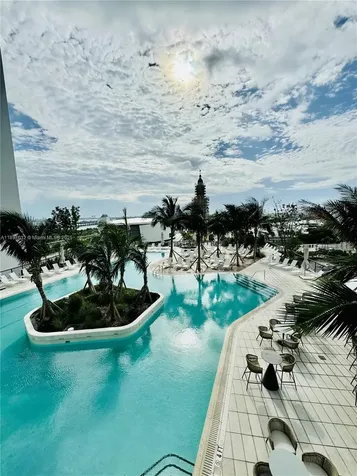 159 NE 6th Street Miami FL 33132