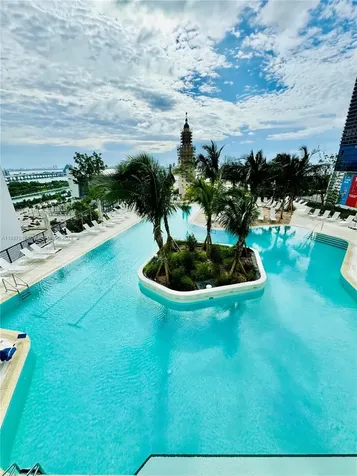 159 NE 6th Street Miami FL 33132