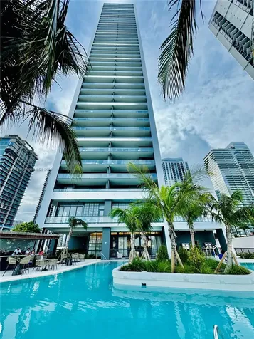 159 NE 6th Street Miami FL 33132