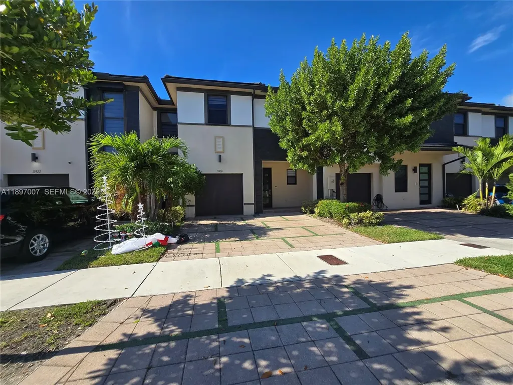 15930 NW 91st Court Miami Lakes FL 33018