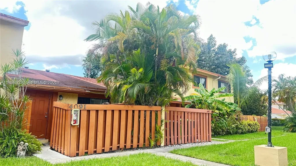 4091 Sierra Te Sunrise FL 33351