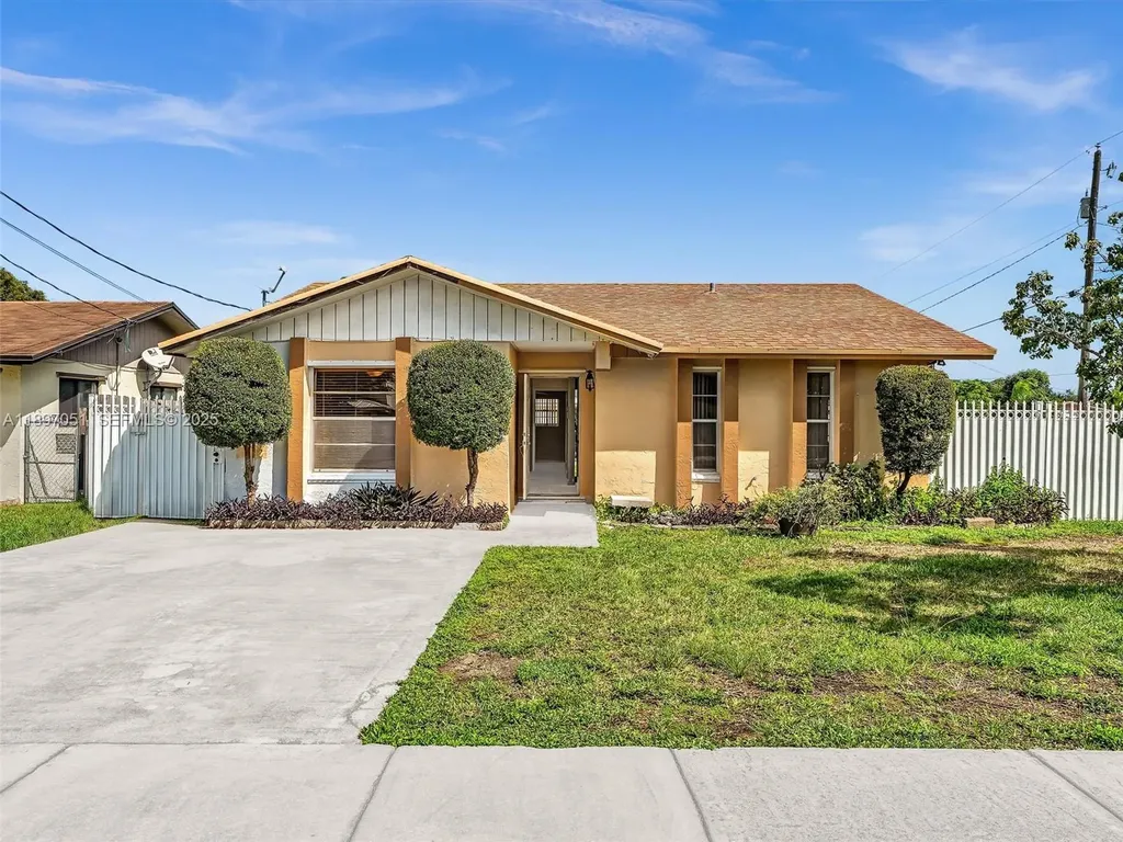 17995 SW 105th Avenue Miami FL 33157