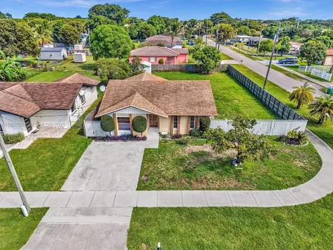 17995 SW 105th Avenue Miami FL 33157