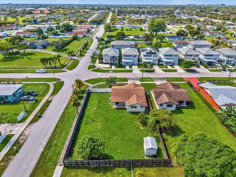 17995 SW 105th Avenue Miami FL 33157
