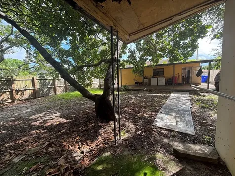 6261 SW 6th Street Miami FL 33144