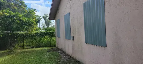 4031 SW 19th Street West Park FL 33023