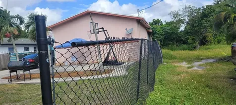 4031 SW 19th Street West Park FL 33023