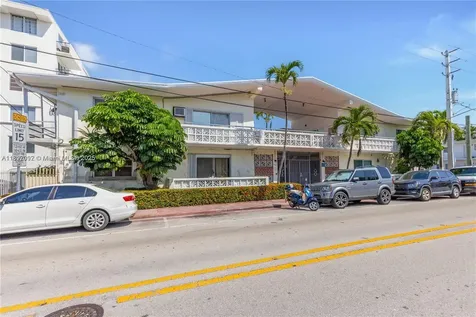 8040 Tatum Waterway Drive Miami Beach FL 33141