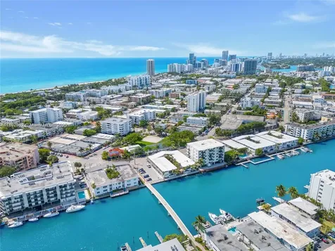 8040 Tatum Waterway Drive Miami Beach FL 33141