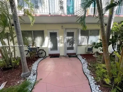 8040 Tatum Waterway Drive Miami Beach FL 33141