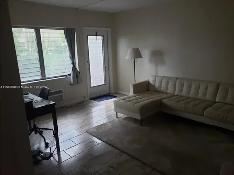 8040 Tatum Waterway Drive Miami Beach FL 33141