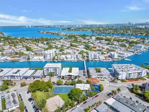 8040 Tatum Waterway Drive Miami Beach FL 33141