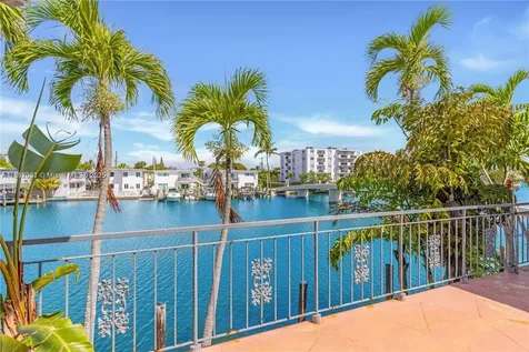8040 Tatum Waterway Drive Miami Beach FL 33141