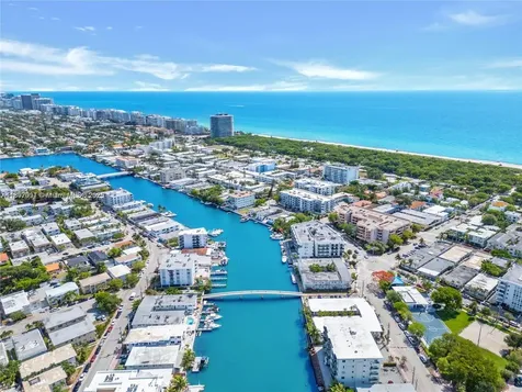 8040 Tatum Waterway Drive Miami Beach FL 33141