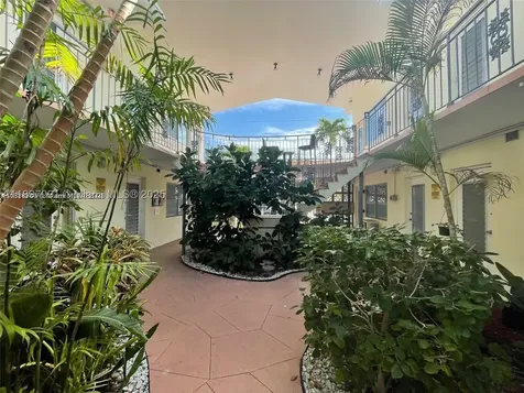 8040 Tatum Waterway Drive Miami Beach FL 33141