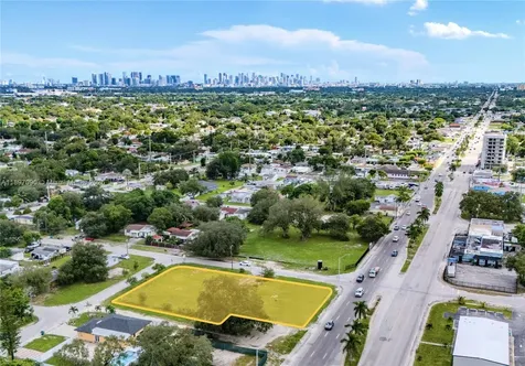 8901 NW 22nd Avenue Miami FL 33147